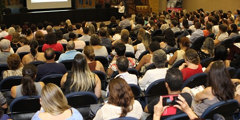 Público presente no auditório Vivaldi Moreira (Foto: Karina Coutinho)